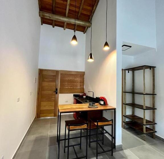 סטודיו משפחתי, Santomar Guest House