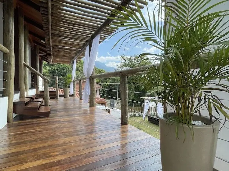 オーシャンビュースイート, Santomar Guest House