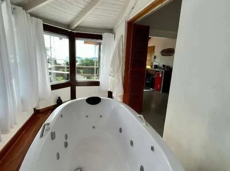 オーシャンビューデラックススイート, Santomar Guest House