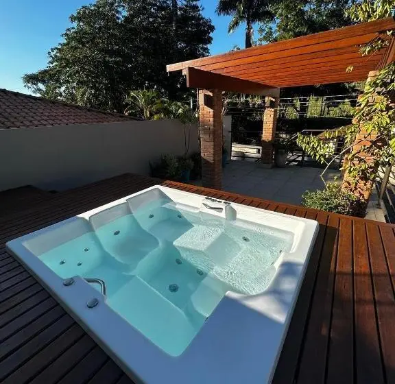 Deluxe-studio, Studios Em Contêiner No Bosque