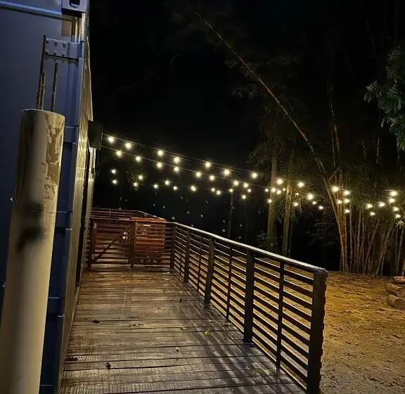 Deluxe-studio, Studios Em Contêiner No Bosque