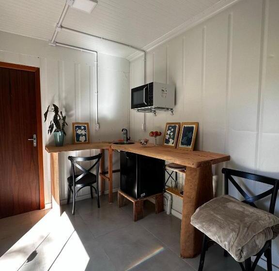 Superior Stüdyo, Studios Em Contêiner No Bosque