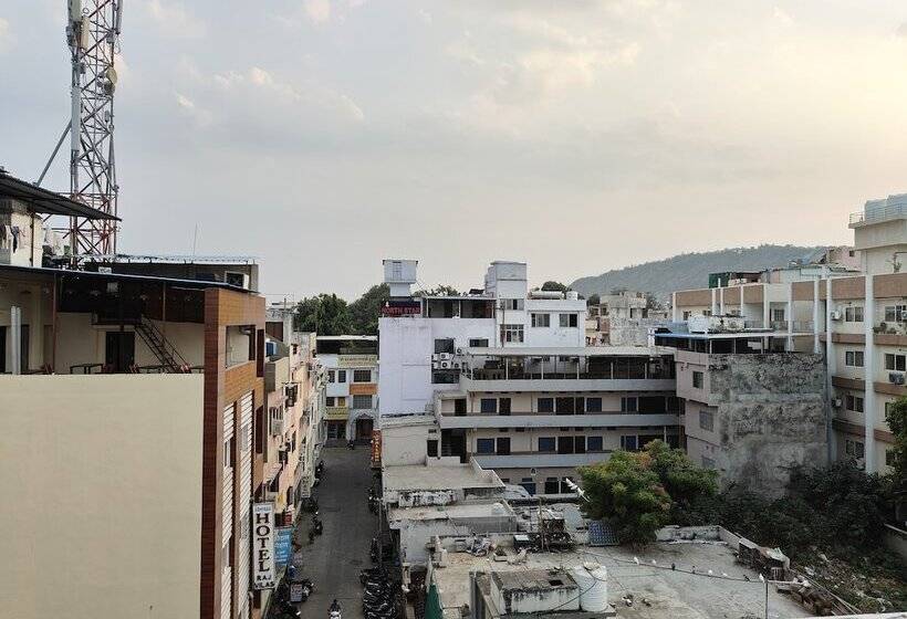 Номер Deluxe, The Grand Uddhav A Boutique