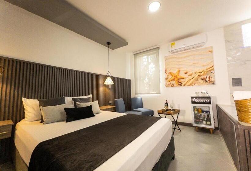 Deluxe Suite, Velero