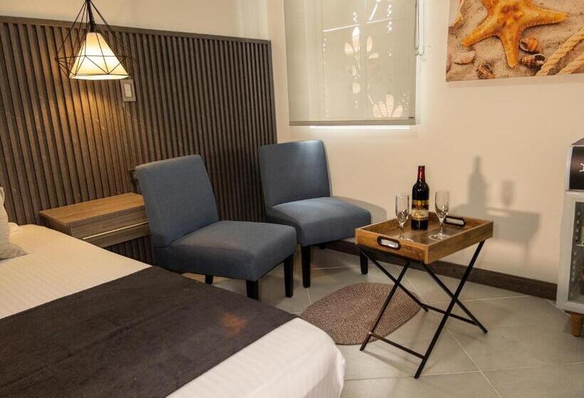 Deluxe Suite, Velero