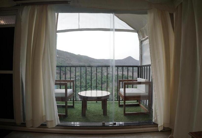 Номер Superior Кровать Кинг, Wabi Sabi Resort, Igatpuri