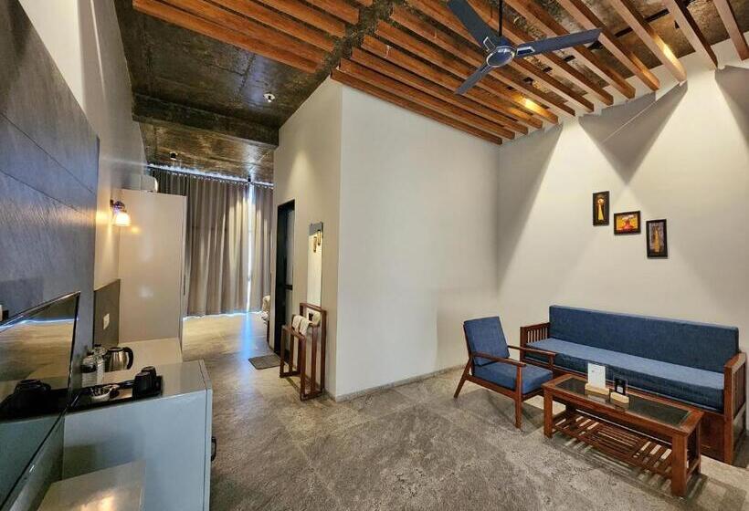 Номер Стандарт с Балконом, Wabi Sabi Resort, Igatpuri