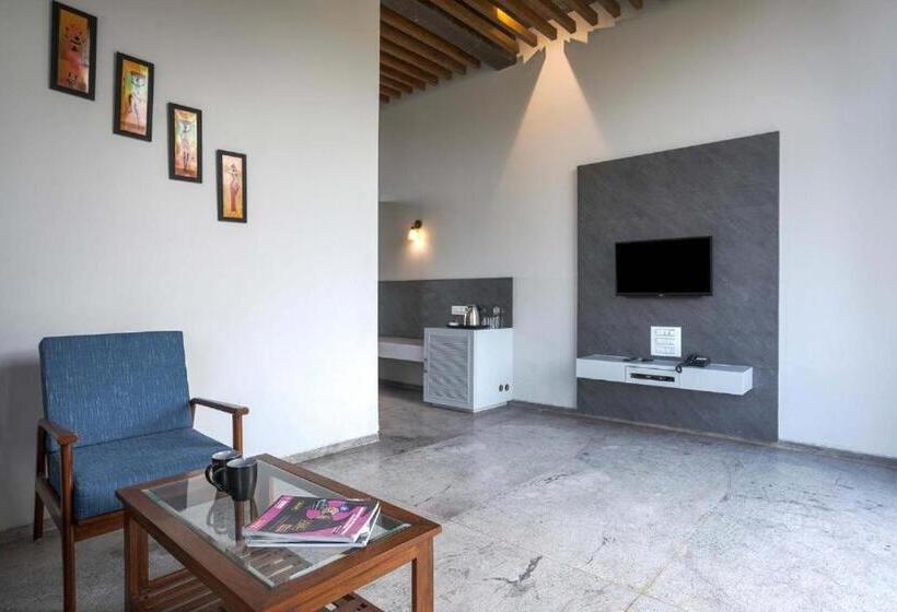 Quarto Estandar com Sacada, Wabi Sabi Resort, Igatpuri