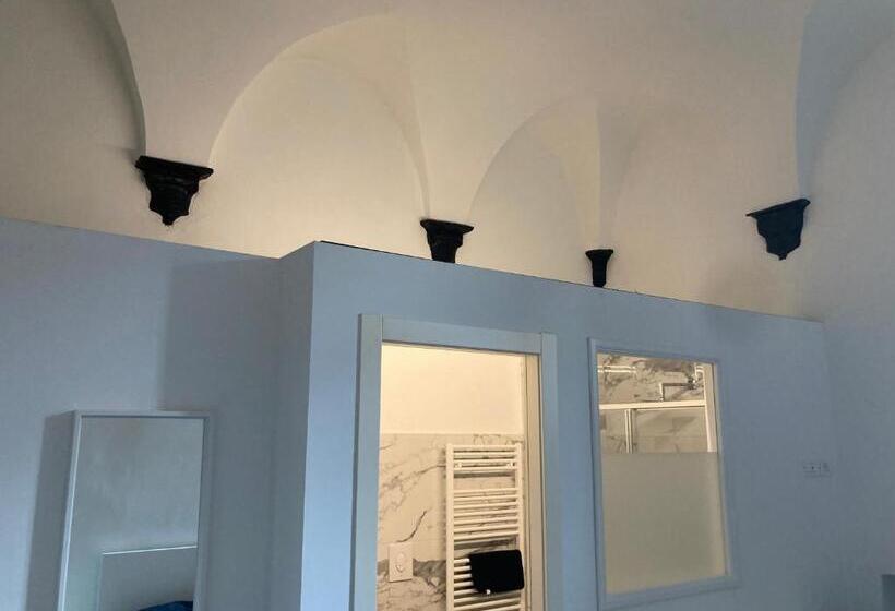 غرفة سوبيريور سرير كينج, Archivolto Del Teatro