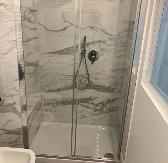 带大床的高级房间, Archivolto Del Teatro