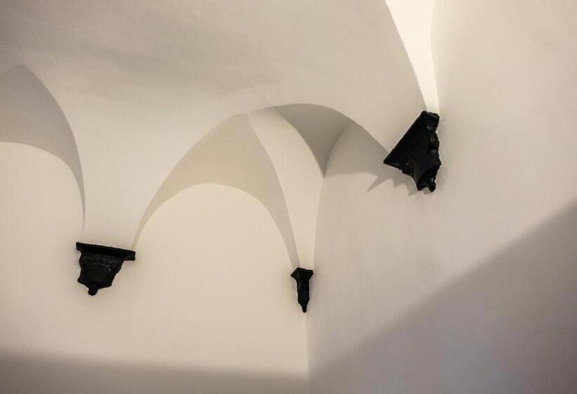 غرفة سوبيريور سرير كينج, Archivolto Del Teatro