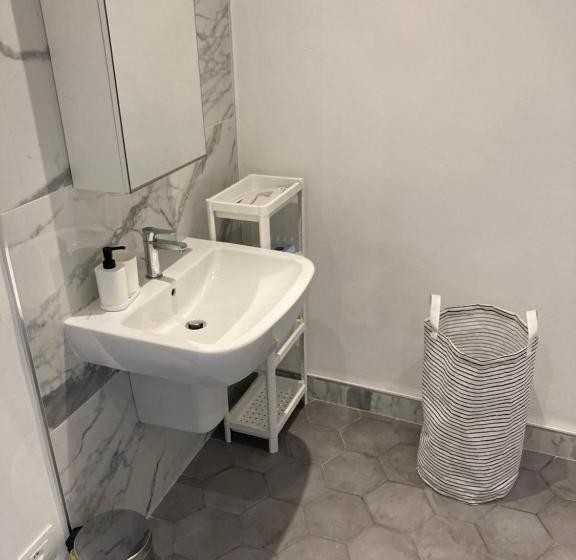 غرفة قياسية سرير كينج, Archivolto Del Teatro