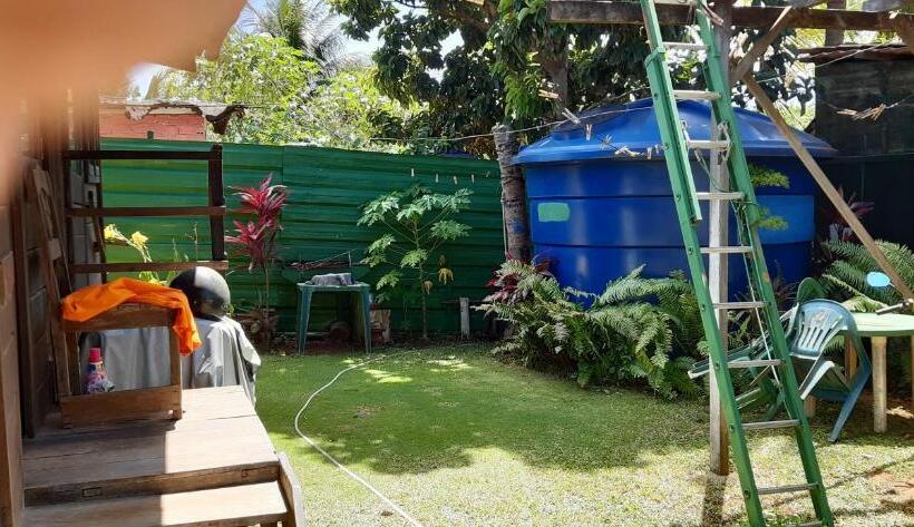 Quarto Standard Casa de Banho Partilhada, Casa De George