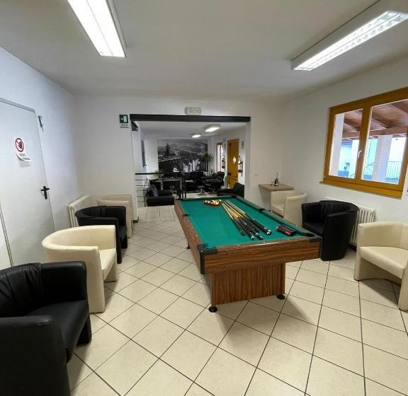 חדר סטנדרט לשלושה, Lunga Via Delle Dolomiti