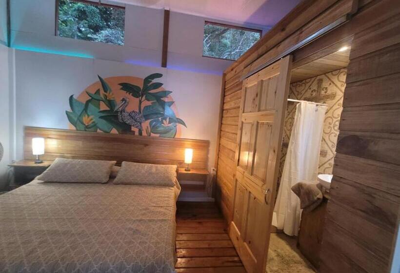 Номер Deluxe Вид на Море с Балконом, Ponci’s Gate To Gaia Holistic Center