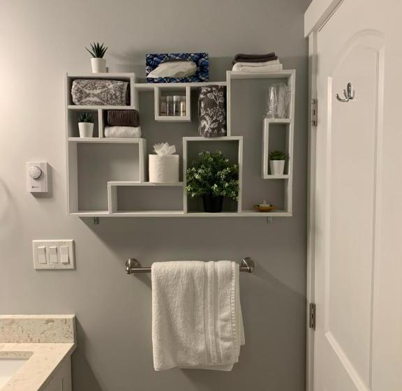 带大床的标准间, The Sand Box