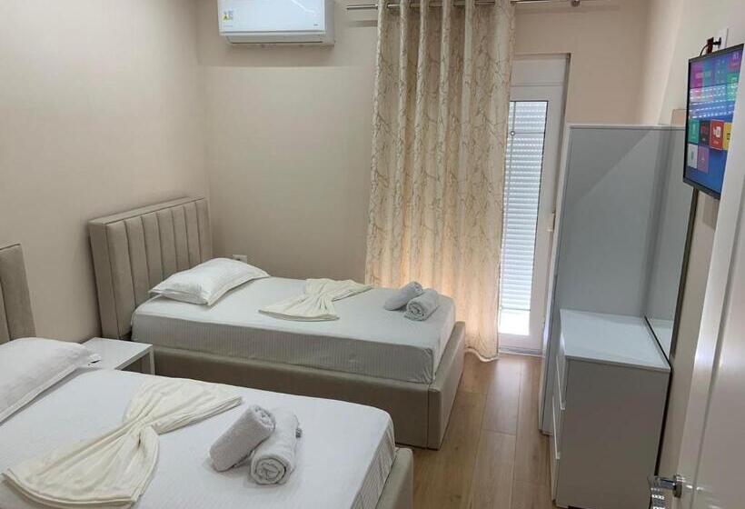 اتاق استاندارد با بالکن, Vila Qyteza