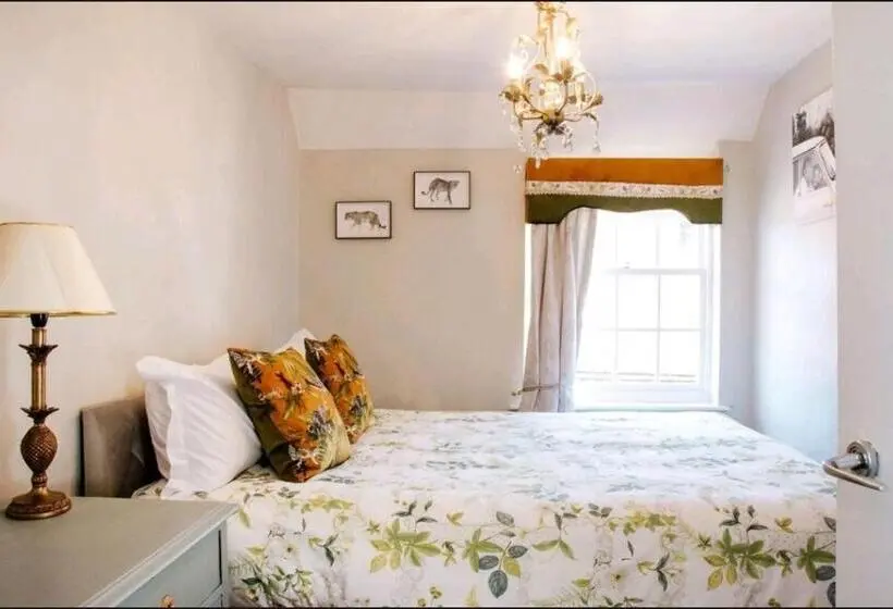 Talo 3 Makuuhuonetta, Whispering Place In The Heart Of Bewdley