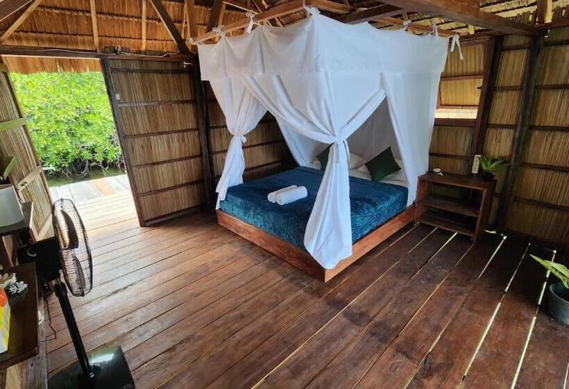 スーペリアーバンガロー, Mansuar Raja Ampat Bungalows