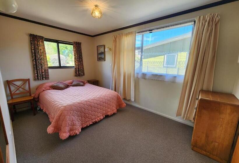 오두막, Manapouri Holiday Park