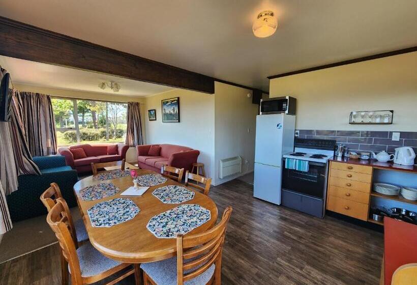 오두막, Manapouri Holiday Park