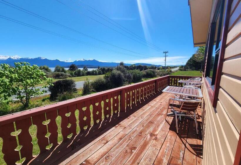 Хижина, Manapouri Holiday Park