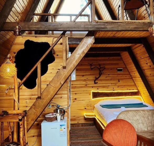 חדר סטנדרט לשלושה, Bir Nefes Dağevleri