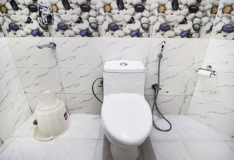 Quarto Deluxe, Fabhotel Ambassador