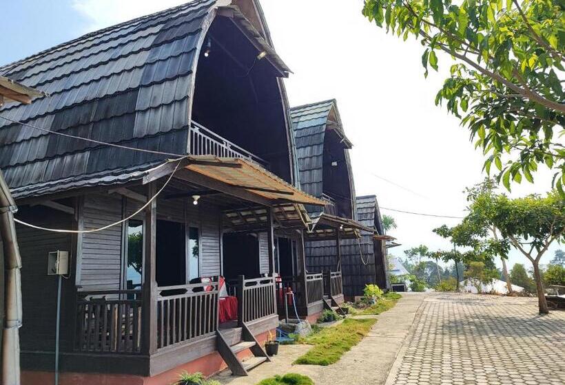 Семейный Номер, Arafah Resort @ Danau Kerinci Jambi Redpartner