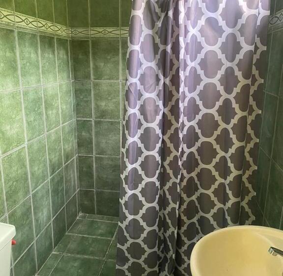 غرفة عائلية, El Rancho De Viejo