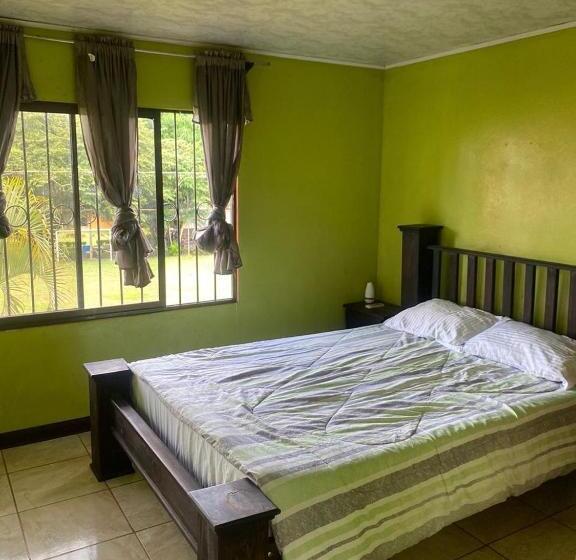 غرفة عائلية, El Rancho De Viejo