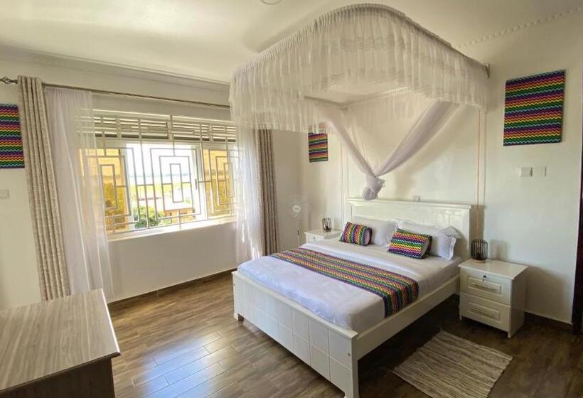 اتاق لوکس با بالکن و چشم‌انداز دریا, Nimaro Courts