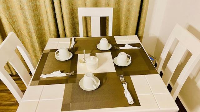 اتاق استاندارد, Nimaro Courts