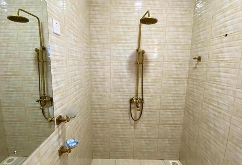 اتاق استاندارد, Nimaro Courts