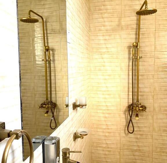 اتاق استاندارد یک نفره, Nimaro Courts