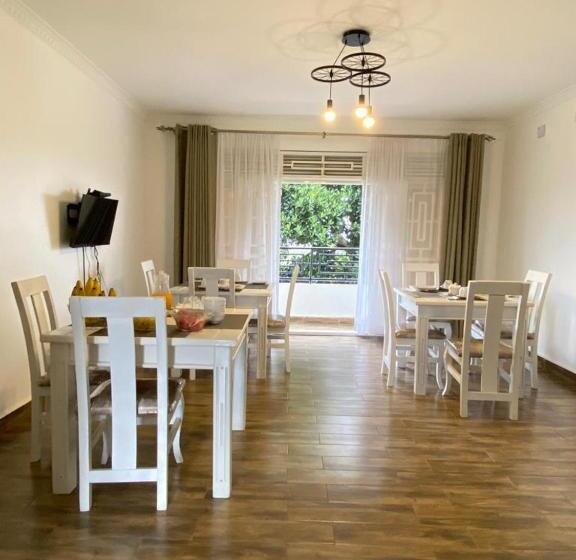 اتاق استاندارد یک نفره, Nimaro Courts