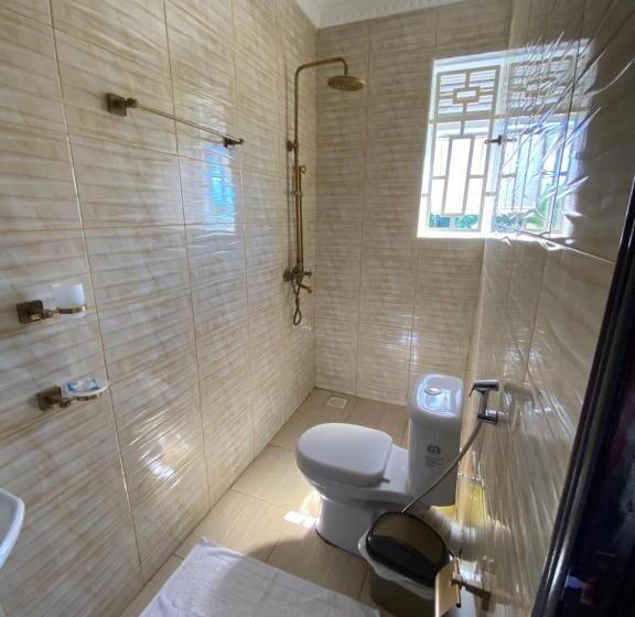 اتاق استاندارد یک نفره, Nimaro Courts