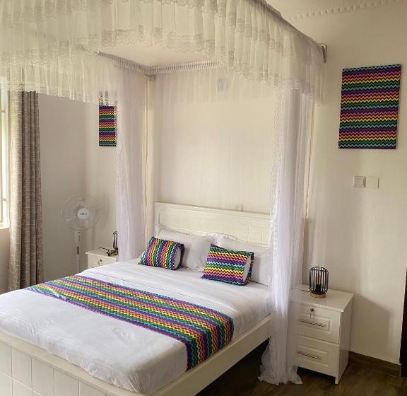 اتاق لوکس, Nimaro Courts