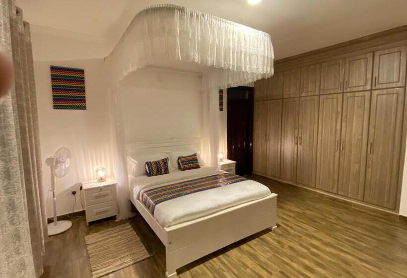 اتاق لوکس, Nimaro Courts