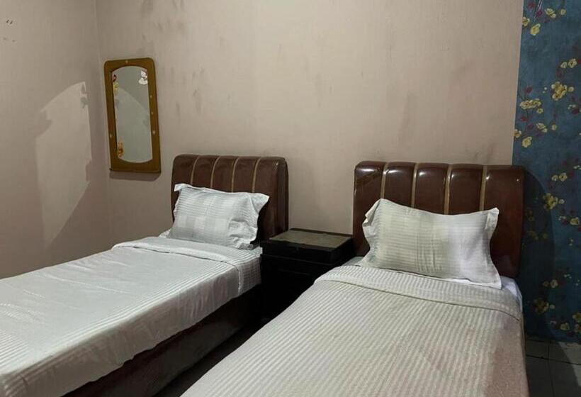 غرفة ديلوكس, Oyo 93292 Raudhatul Husna Homestay Syariah