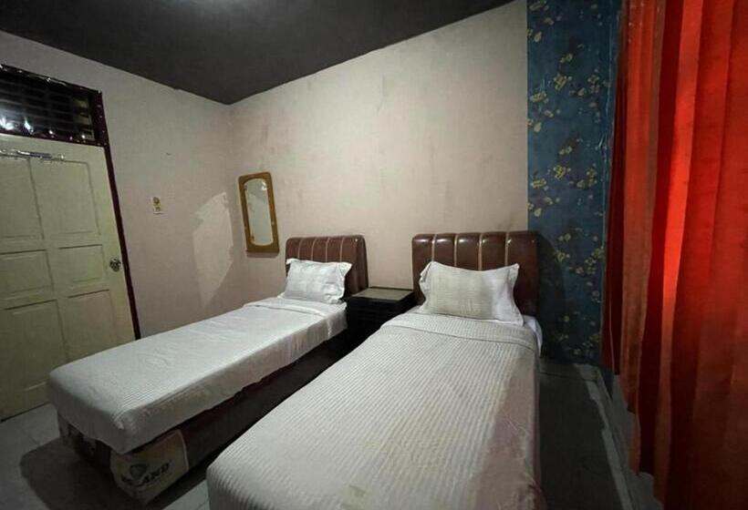 Номер Deluxe, Oyo 93292 Raudhatul Husna Homestay Syariah