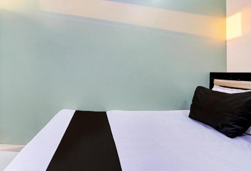 Triple Classic Room, Oyo Flagship Shree Ladli