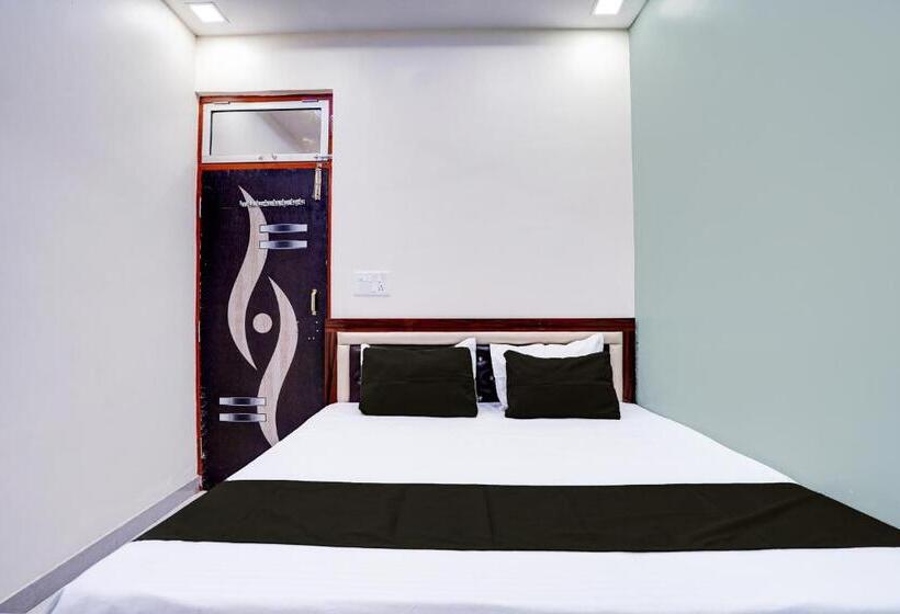 Triple Classic Room, Oyo Flagship Shree Ladli