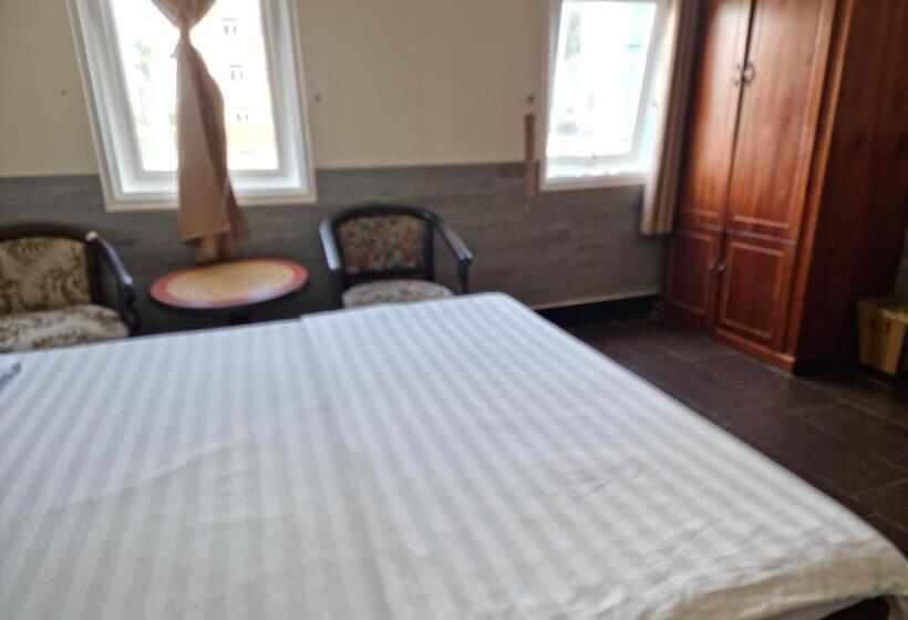 标准间, Ruby Kim Yến