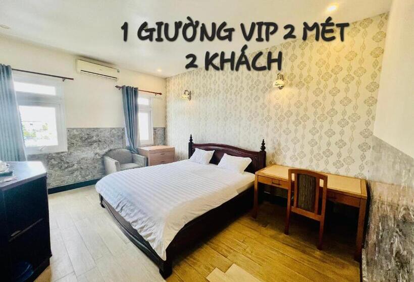 标准间, Ruby Kim Yến