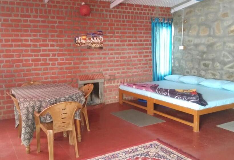 اتاق خانوادگی با چشمانداز کوه, Le Cozy Huts