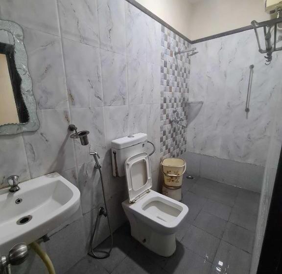 Трехместный Номер Классика, Spot On Hotel Pragya 4