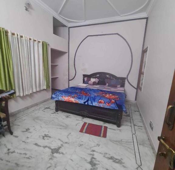 غرفة كلاسيكية ثلاثية, Spot On Hotel Pragya 4