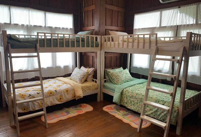 تختخواب در اتاق مشترک, Yor Song Hostel