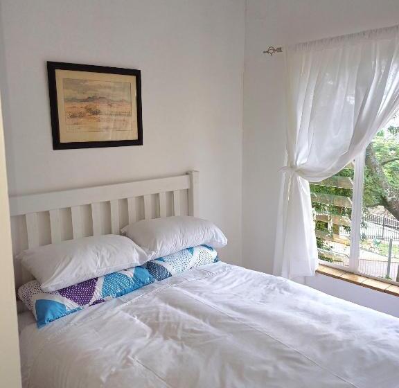 اتاق استاندارد با سرویس بهداشتی مشترک, @336 Bourke